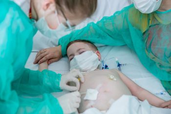 cura infermera pediatria